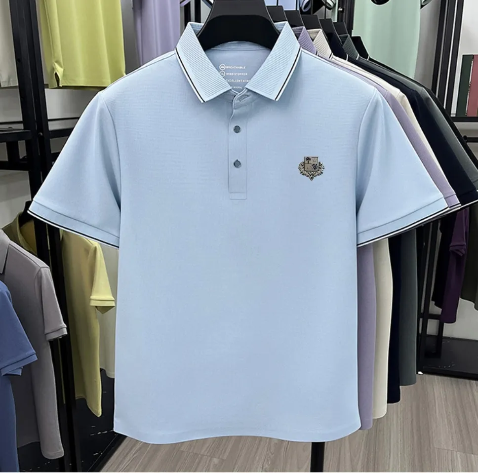 [LP] 26 spring and summer high-quality men's short-sleeved lapel polo shirts, made of high-quality Xinjiang mercerized cotton fabric, with Breathable thermal insulation properties. It feels very delicate and textured. All details are made with hardware crafts LOGO on the chest, which reflects the three-dimensional effect. It is in line with the brand's consistent design style. ️Fashionable T-shirt with great upper body effect. ️Can be worn casually or for business, and it can be worn alone without any problem! Sizes: M-4XL (maximum weight can be worn), please state your height and weight when placing an order.